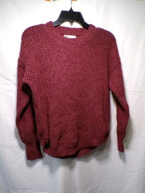 SO Women's Large Burgundy Crewneck Pullover Sweater Ribbed High Low Hem